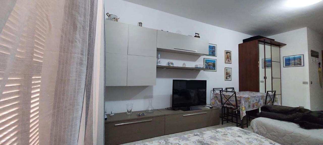 Ampio Monolocale Con Terrazzo - A 2 Passi Dal Mare Daire Latte Dış mekan fotoğraf
