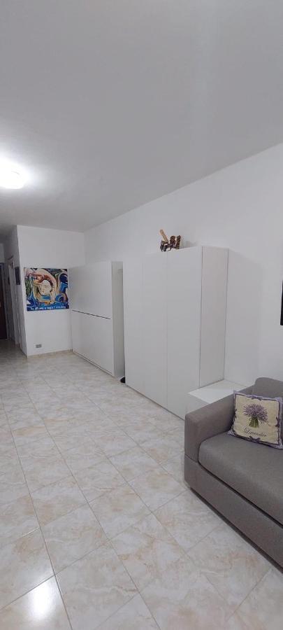 Ampio Monolocale Con Terrazzo - A 2 Passi Dal Mare Daire Latte Dış mekan fotoğraf